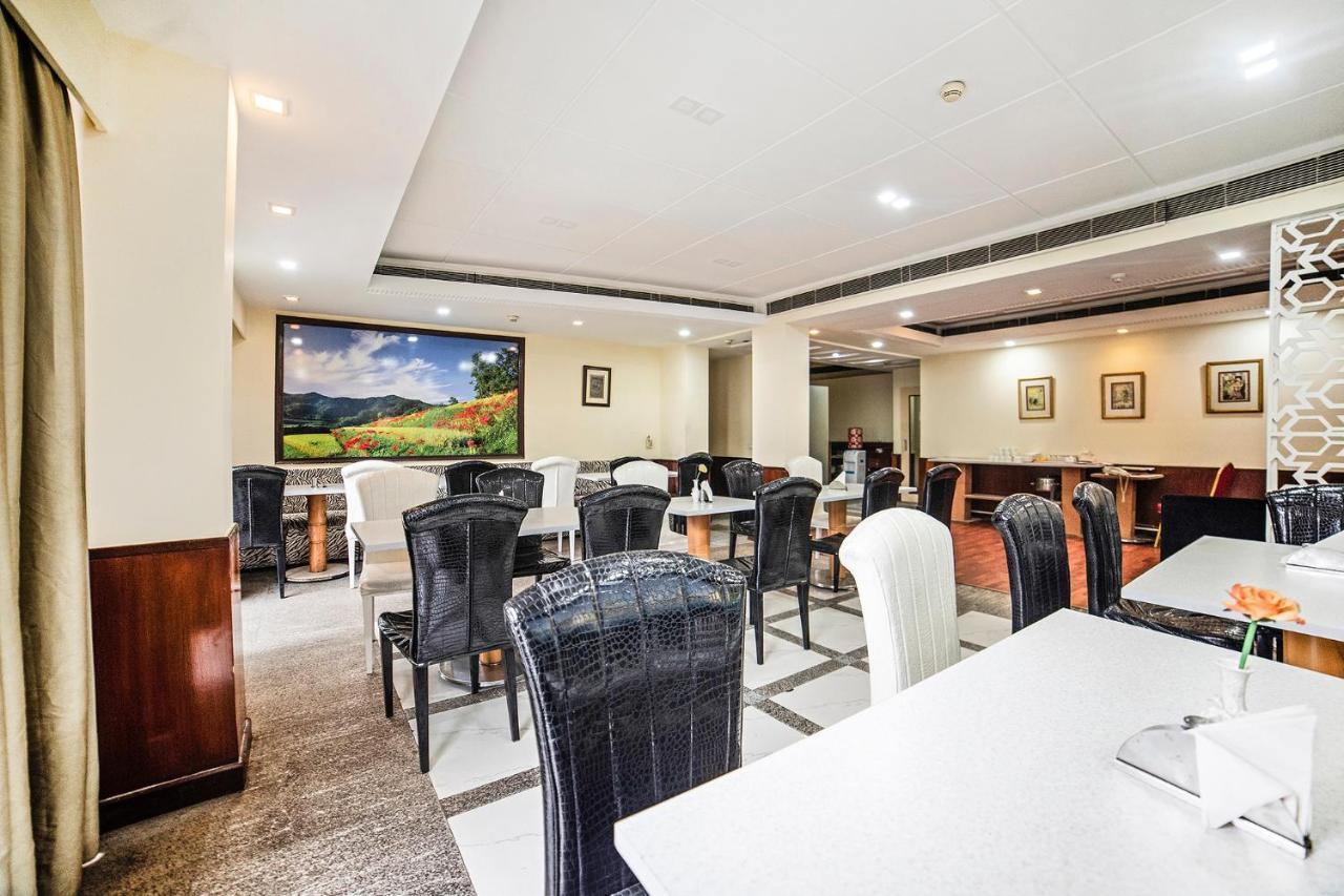 The Bmk Hotel Greater Kailash Delhi (National Capital Territory of India) Extérieur photo